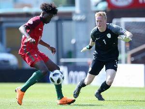 记者：菲利克斯-科雷亚700万欧转会里尔，尤文获得175万欧分成