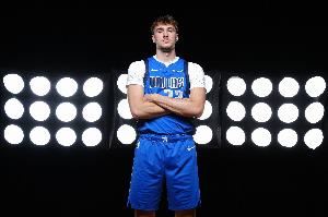 独行侠夏联主帅:弗拉格已展现了自己能力 他的职业态度非常出色 独行侠夏联主帅:弗拉格已展现了自己能力 他的职业态度非常出色