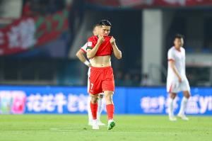 钟义浩:年初险些离队、冬训减重14斤 特别想为河南拼来一个冠军 钟义浩:年初险些离队、冬训减重14斤 特别想为河南拼来一个冠军