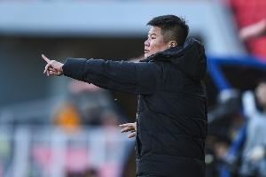 李金羽:我喜欢攻势足球,但作为教练“不输球”是第一位也挺矛盾 李金羽:我喜欢攻势足球,但作为教练“不输球”是第一位也挺矛盾