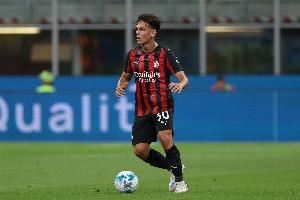 隆戈:亚沙里进行个性化训练,明日他与埃斯图皮尼安将参加合练 隆戈:亚沙里进行个性化训练,明日他与埃斯图皮尼安将参加合练