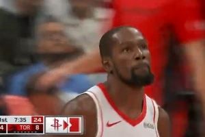 “申杜”配合!申京机敏抢断 杜兰特反击迈开三大步直接上篮! “申杜”配合!申京机敏抢断 杜兰特反击迈开三大步直接上篮!