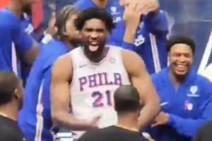 憋坏了!逆转后恩比德&替补席喷垃圾话+疑似不雅动作反击奇才球迷 憋坏了!逆转后恩比德&替补席喷垃圾话+疑似不雅动作反击奇才球迷