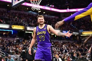 司机:东契奇配得上MVP但还要看湖人的战绩 毕竟詹姆斯还在养伤 司机:东契奇配得上MVP但还要看湖人的战绩 毕竟詹姆斯还在养伤