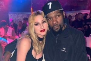 杜兰特:不会去夜店和脱衣舞俱乐部找乐子 也不喜欢过度社交 杜兰特:不会去夜店和脱衣舞俱乐部找乐子 也不喜欢过度社交