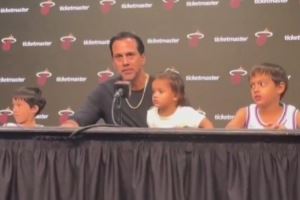 带孩子出席发布会！斯波谈火灾：我们家族向来坚韧 现在一切安好