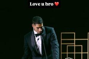 好基友！姆巴佩社媒祝贺阿什拉夫当选非洲足球先生：非洲之王！